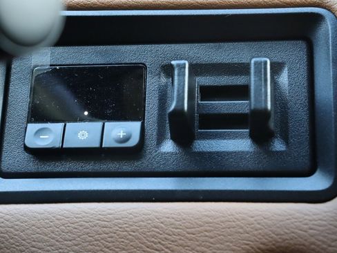 Used 2025 Nissan Armada Platinum Reserve image 38