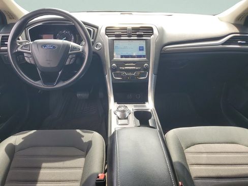 Used 2019 Ford Fusion SE FWD image 11