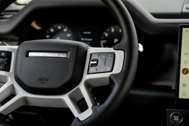 New 2026 Land Rover Defender 110 X-Dynamic SE AWD/4WD image 19