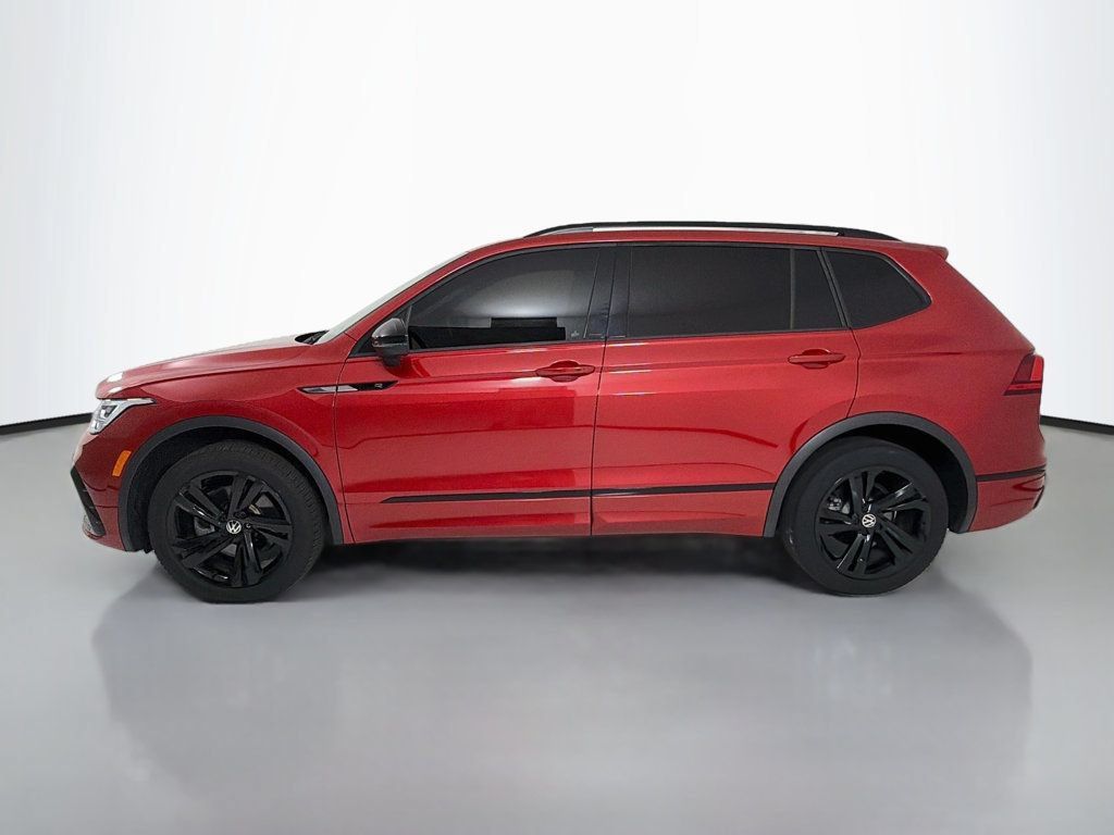 Used 2024 Volkswagen Tiguan SE R-Line AWD/4WD image 4
