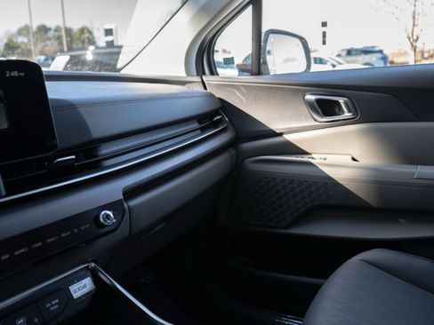 New 2026 Kia Carnival EX image 26