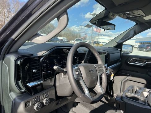Used 2022 Chevrolet Silverado 1500 LT Trail Boss w/ Protection Package AWD/4WD image 10