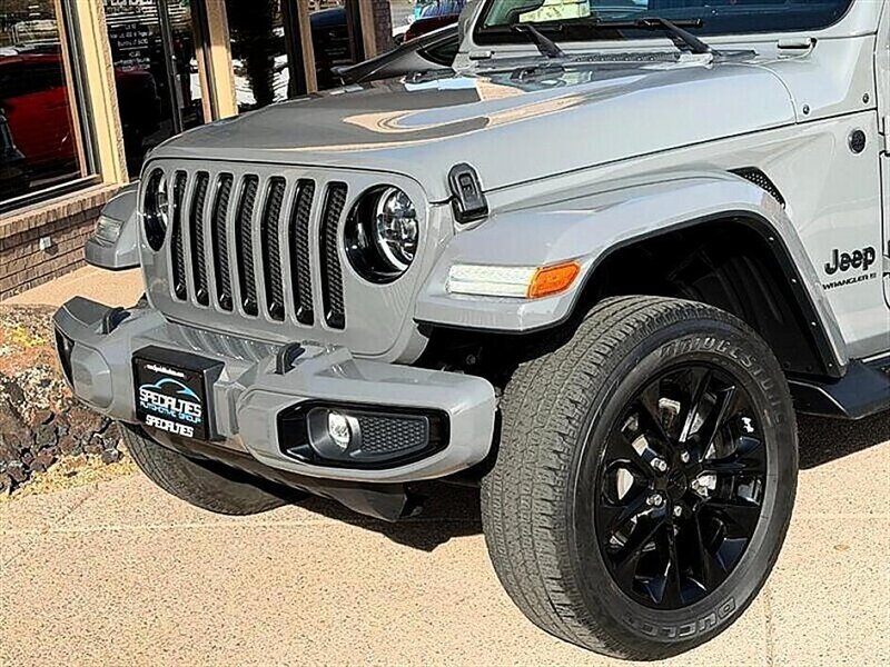Used 2023 Jeep Wrangler Unlimited Sahara AWD/4WD image 12