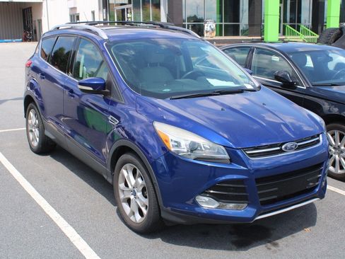 Used 2014 Ford Escape Titanium w/ Equipment Group 401A AWD/4WD image 3