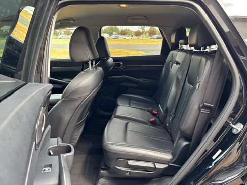 Used 2024 Kia Sorento S FWD image 27