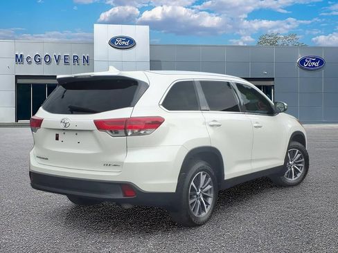 Used 2019 Toyota Highlander XLE AWD/4WD image 7