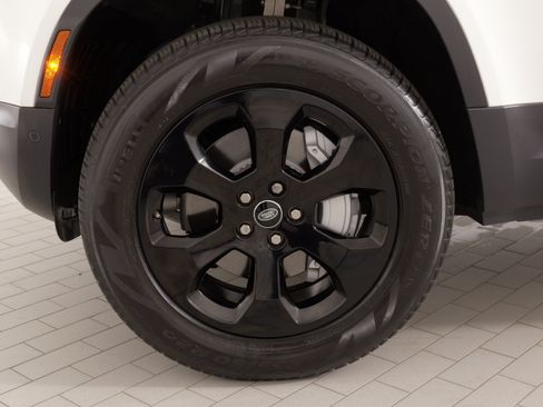 Used 2020 Land Rover Defender 110 HSE AWD/4WD image 62