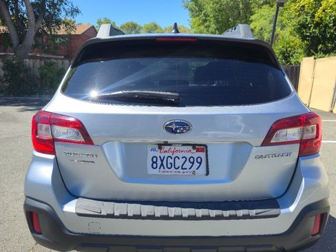 Used 2018 Subaru Outback 2.5i Premium AWD/4WD image 4