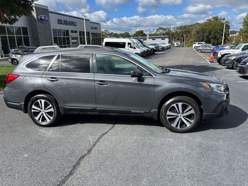 Used 2018 Subaru Outback 2.5i Limited image 2