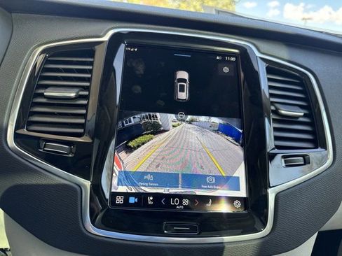 New 2025 Volvo XC90 T8 Plus w/ Protection Package Premier image 28