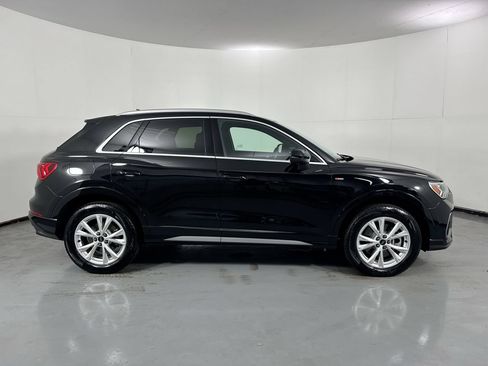 Used 2025 Audi Q3 2.0T Premium w/ Convenience Package AWD/4WD image 38