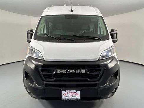 Used 2025 RAM ProMaster 2500 w/ Convenience Group image 2