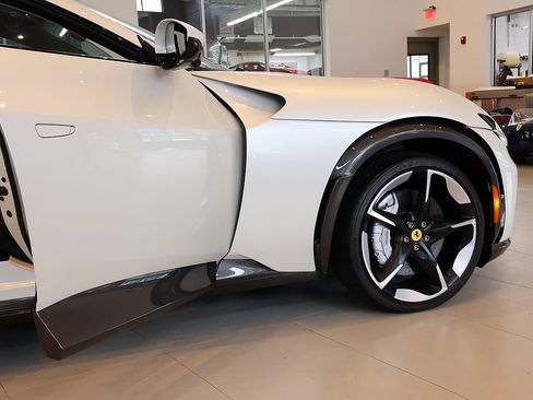 Certified 2025 Ferrari Purosangue AWD/4WD image 22