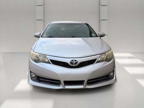 Used 2013 Toyota Camry SE FWD image 2