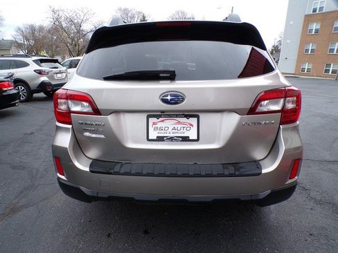 Used 2015 Subaru Outback 2.5i Limited image 4