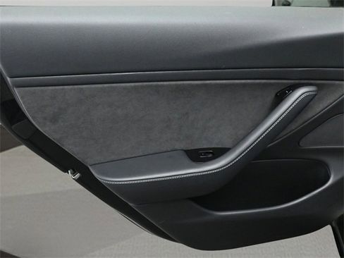 Used 2018 Tesla Model 3 Long Range image 11