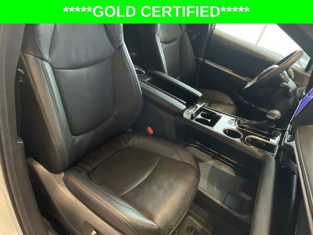 Used 2025 Toyota Sienna Platinum AWD/4WD image 40