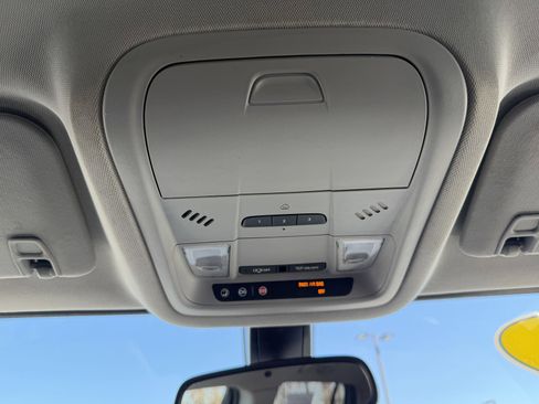 Used 2019 GMC Acadia SLT image 40