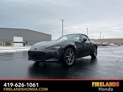 Used 2022 MAZDA MX-5 Miata Grand Touring w/ Weather Package image 3