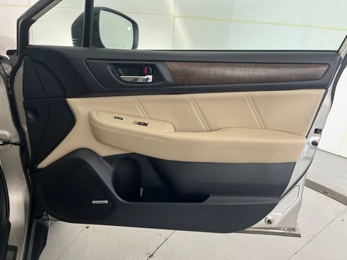 Used 2018 Subaru Outback 2.5i Limited AWD/4WD image 29