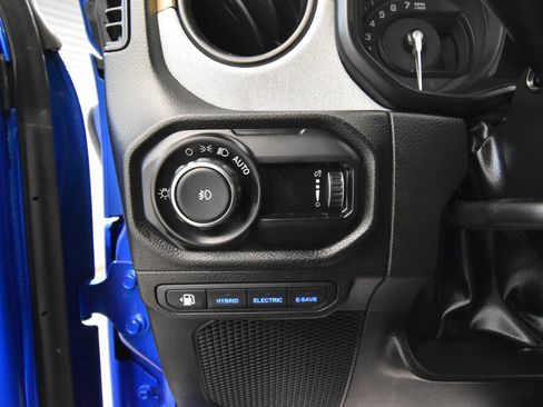 Used 2024 Jeep Wrangler Unlimited w/ Convenience Group AWD/4WD image 34