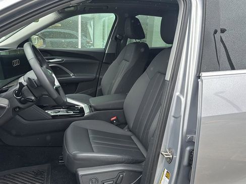 Used 2025 Audi Q5 Premium w/ Convenience Package image 12