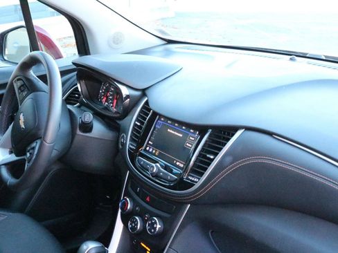 Certified 2022 Chevrolet Trax LT w/ Driver Confidence Package image 22