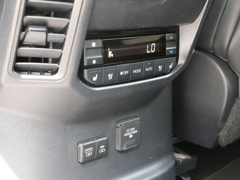 Used 2024 Toyota Sequoia Capstone AWD/4WD image 18