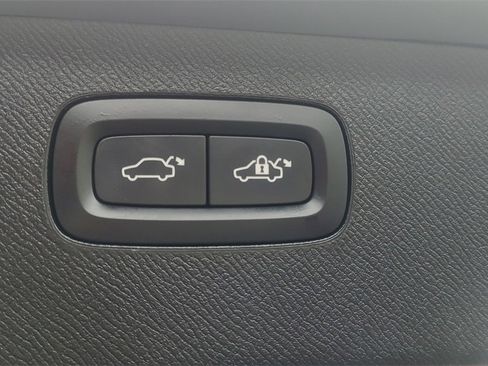 Certified 2023 Volvo XC90 B6 Plus w/ Protection Package Premier image 33