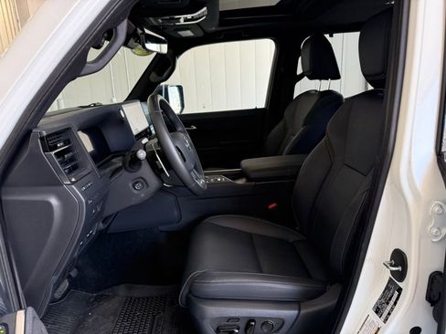 Used 2025 Lexus GX 550 w/ Accessory Package (32) AWD/4WD image 29