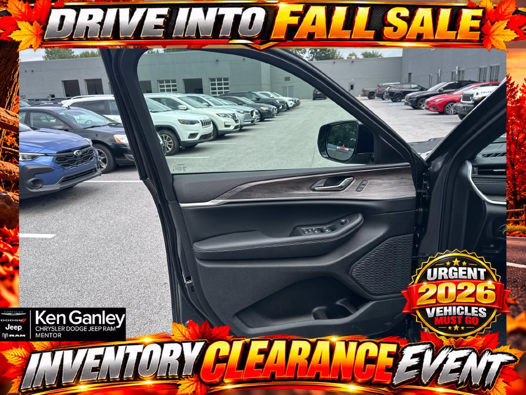New 2026 Jeep Grand Cherokee Limited w/ Limited Altitude Package AWD/4WD image 11