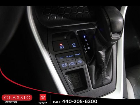 Used 2021 Toyota RAV4 XLE w/ Convenience Package AWD/4WD image 15