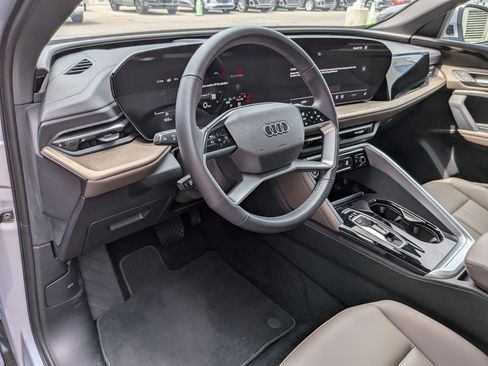 Used 2025 Audi Q5 Premium w/ Convenience Package AWD/4WD image 15