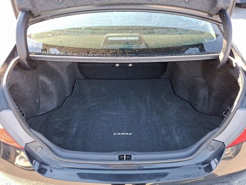 Used 2015 Toyota Camry LE image 27