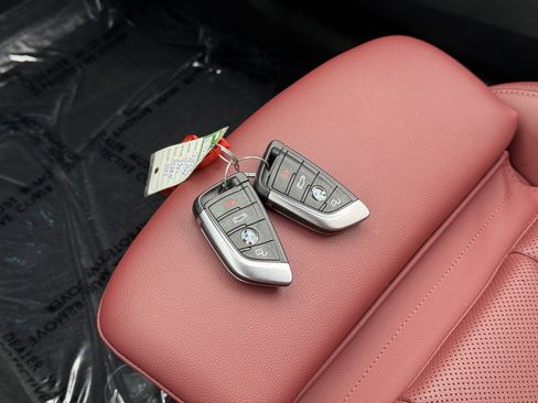 Used 2024 BMW 330i xDrive Sedan w/ Convenience Package image 17