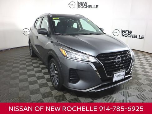 Used 2023 Nissan Kicks SV FWD image 1
