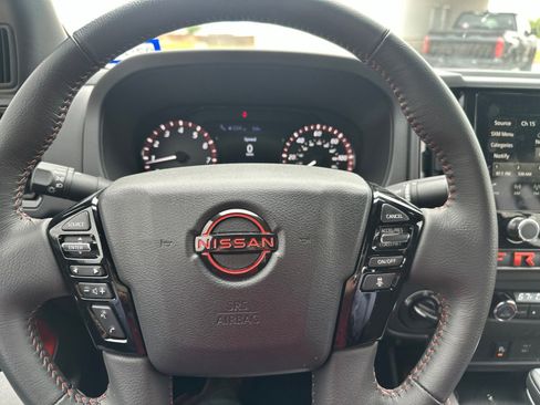 Used 2025 Nissan Frontier PRO-4X AWD/4WD image 6