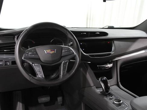 Used 2020 Cadillac XT5 Luxury image 6