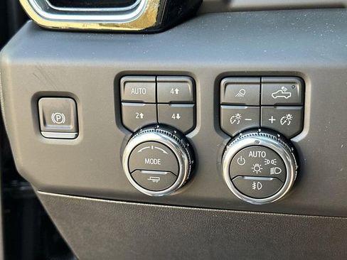 New 2026 GMC Sierra 2500 Denali Ultimate w/ Max Trailering Package image 17