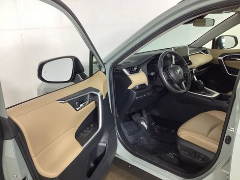 Used 2023 Toyota RAV4 XLE Premium AWD/4WD image 9