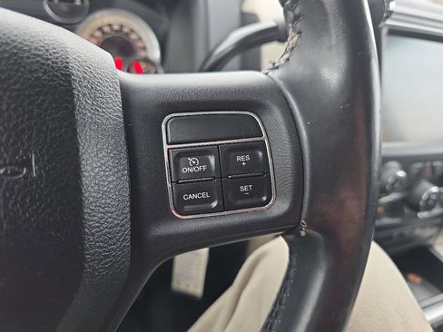 Used 2015 RAM 2500 SLT w/ Luxury Group image 43