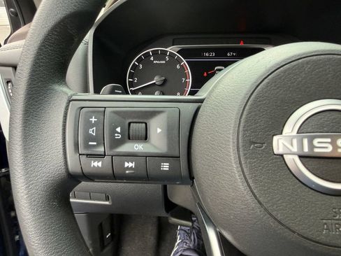 Used 2023 Nissan Rogue S AWD/4WD image 22