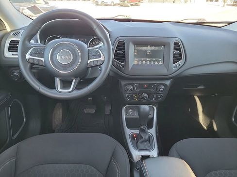 Used 2019 Jeep Compass Sport image 10