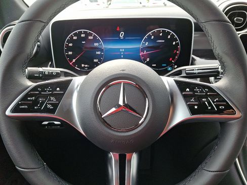 Certified 2025 Mercedes-Benz GLC 300 4MATIC image 17