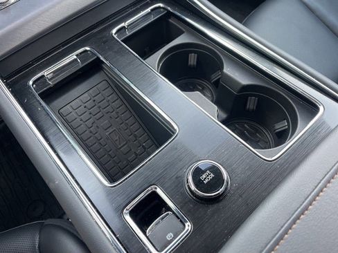 Used 2025 Lincoln Aviator AWD w/ Jet Appearance Package image 39