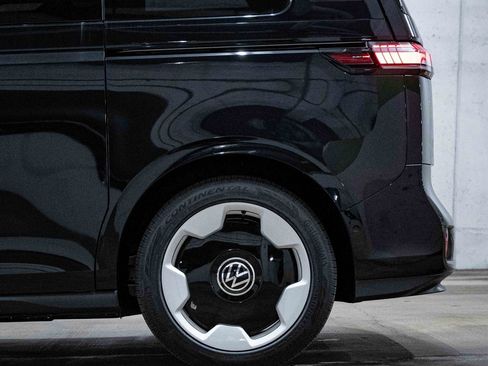 New 2025 Volkswagen ID. Buzz Pro S image 4