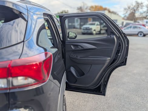 Used 2023 Chevrolet TrailBlazer LT image 35