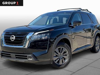 Used 2024 Nissan Pathfinder SV w/ SV Premium Package