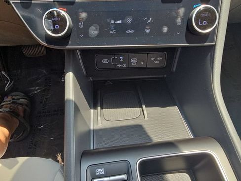 Used 2024 Hyundai Sonata SEL w/ Convenience Package FWD image 18