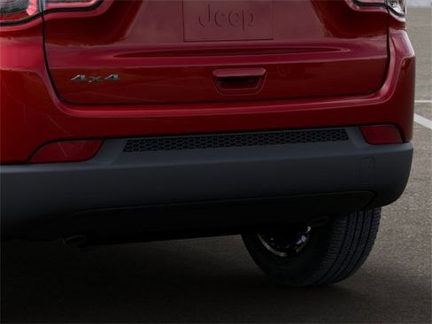 New 2026 Jeep Compass Latitude image 13